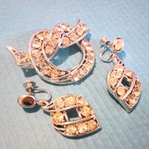 Vintage Mid Century Silver Tone Rhinestone Knot Brooch and Drop Earring Demi Set